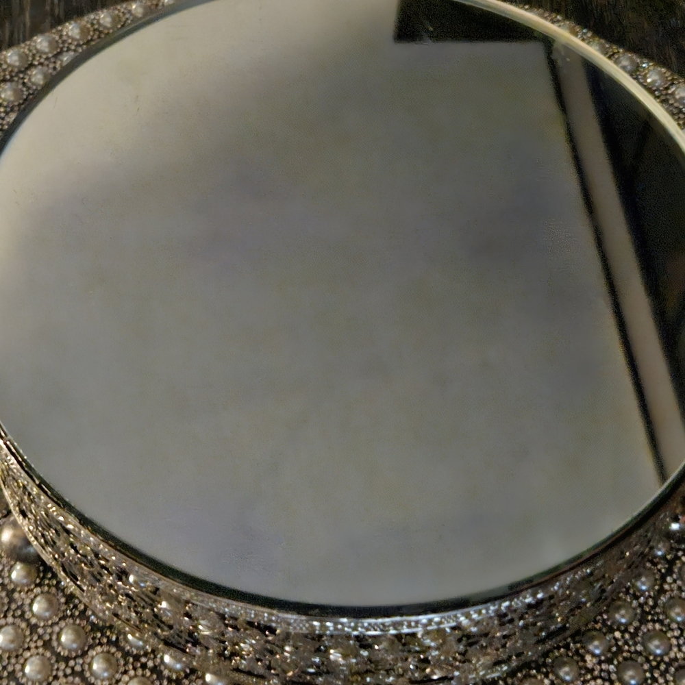 NWT BRILIANTTE SILVER MULTI PURPOSE MIRROED DISPLAY STAND FILIGREE SIDE DETAIL